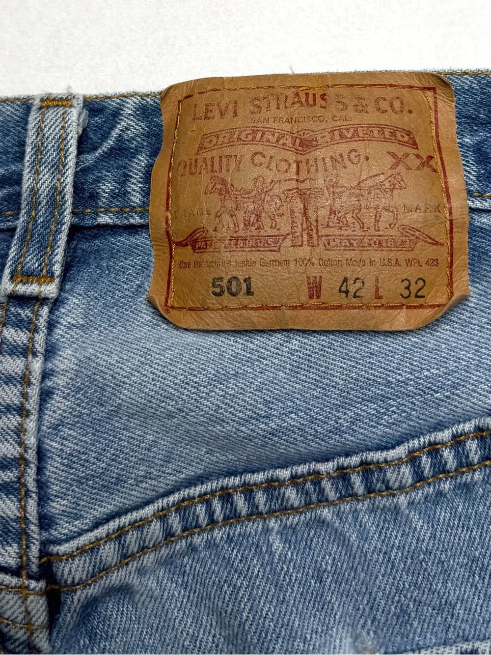 1995 Levi's 501 Straight Button Fly Med Wash Actual Size 39 X 30 READ DESCRIP